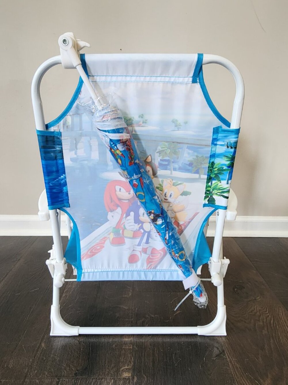 Sonic the Hedgehog Kids Folding Beach Chair w/ Umbrella - Picture 5 of 16